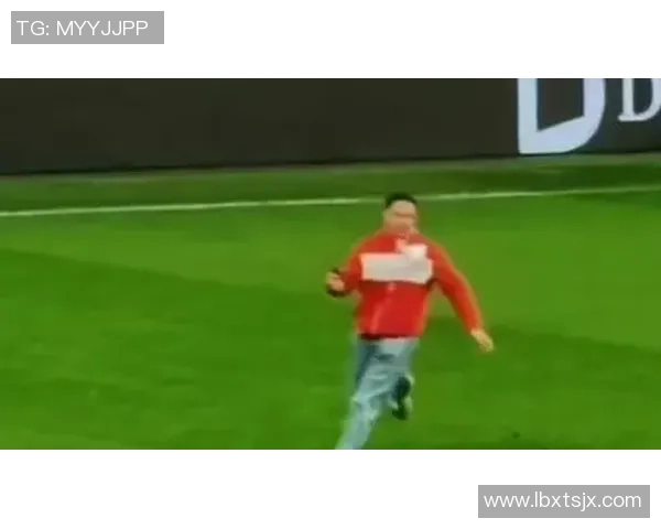 足球明星街头搞怪大挑战笑翻全场的趣味瞬间合集